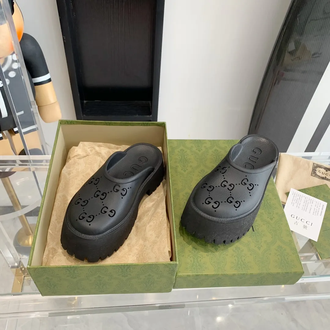 👟👟Ex-factory price 360👟👟 Women's shoes, women's clothing, Gucci spring and summer style, hole-in-the-wall slippers, versatile couple style, ugly and cute hollow holes shoes, all the details and materials are the same as what you buy at the counter. Size: 35-42
